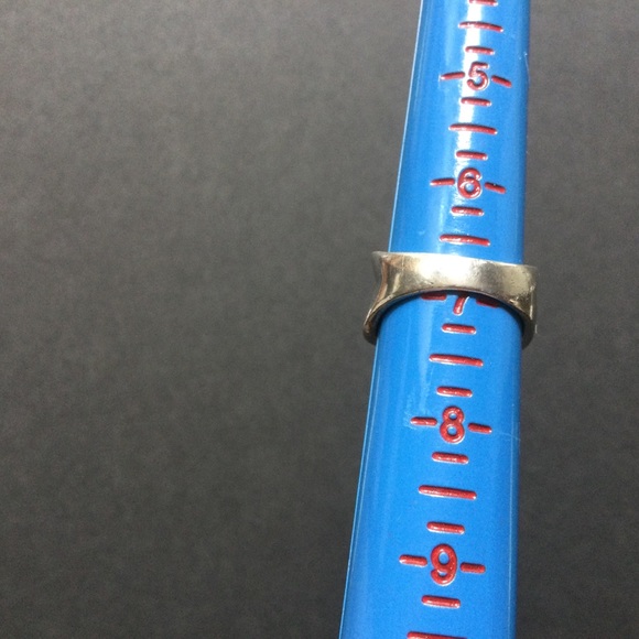 Brutalist Vintage Sterling Silver Ring With Black Stone - Picture 7 of 10